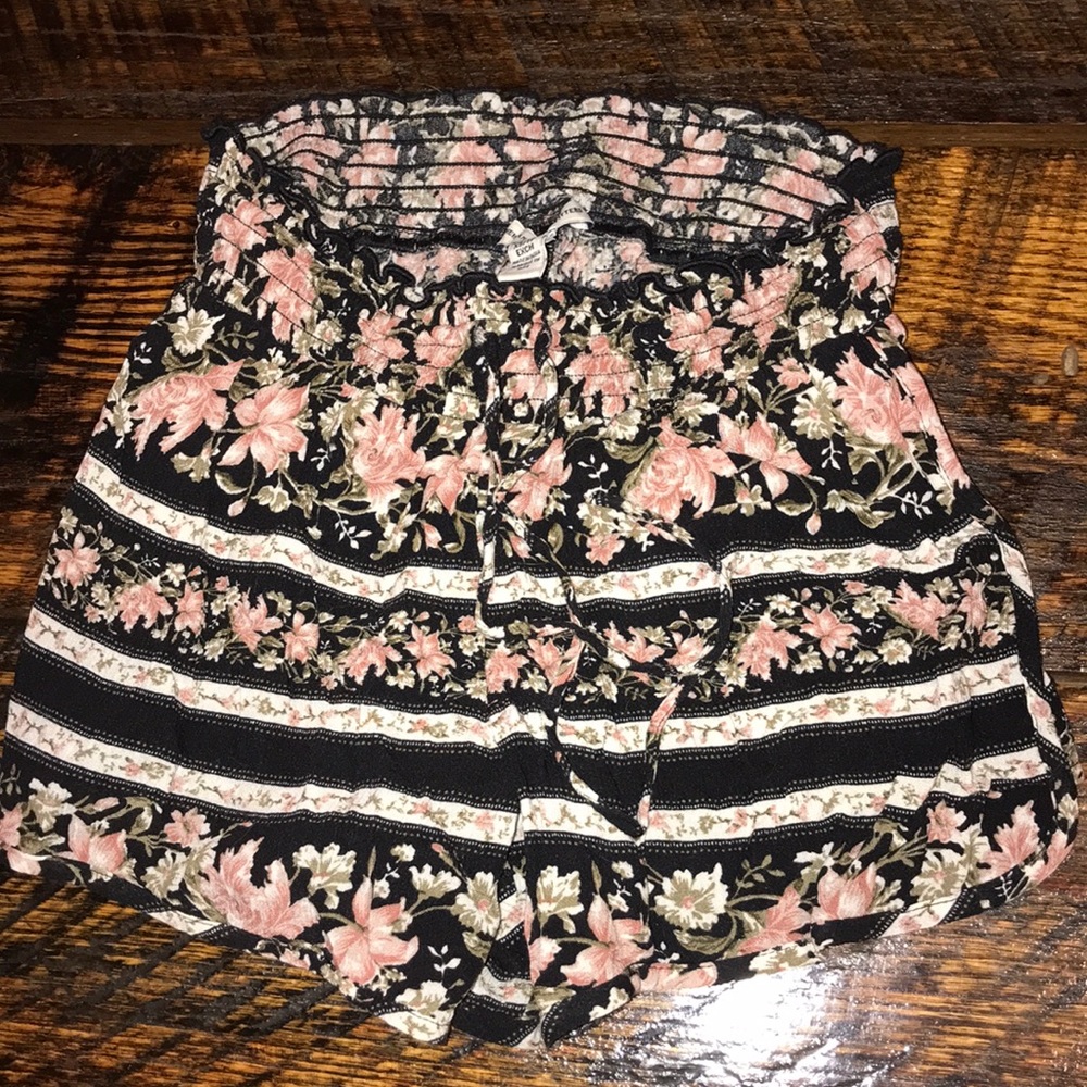 American Eagle flowy shorts